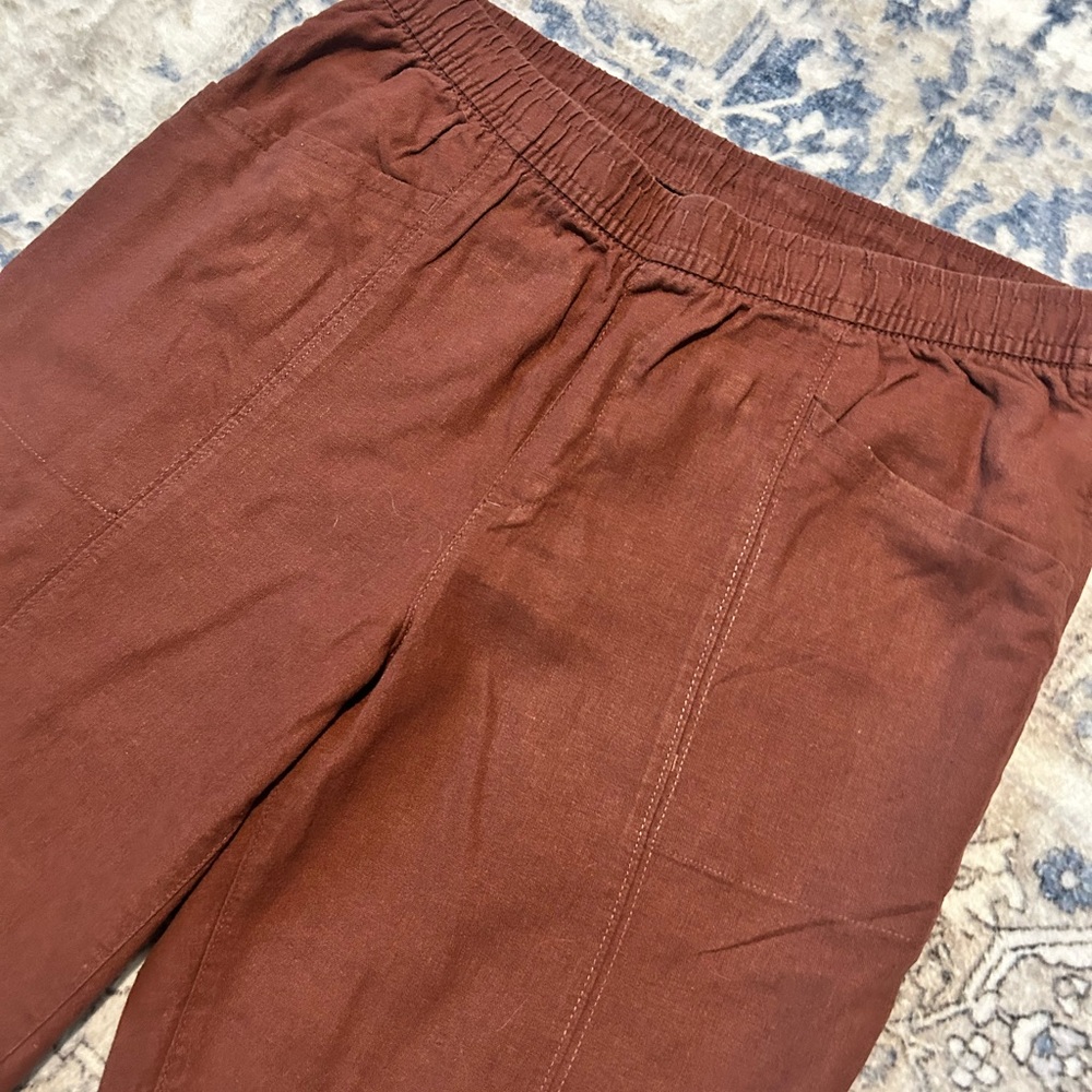 Old Navy Casual Pants - Picture 2 of 9